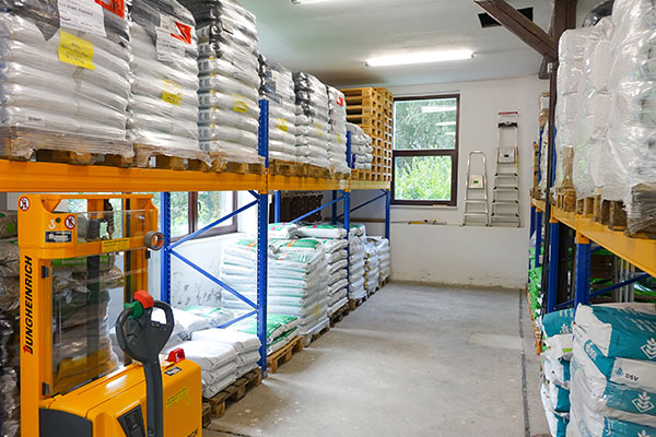 Alles für den heimischen Rasen >> Rasenscheune Radebeul.